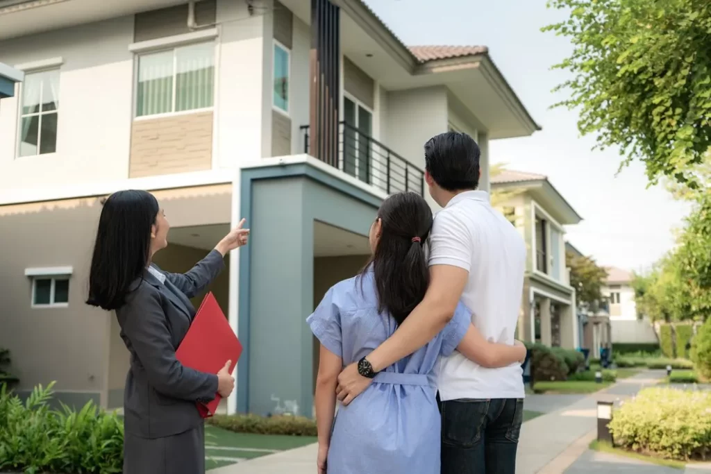 thị trường bất động sản 2025 - nên mua bất động sản